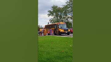School Bus Pick up #kidsfun #shorts #schoolbus #school