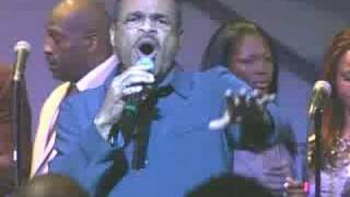Bishop Walter Hawkins - When The Battle Is Over chords