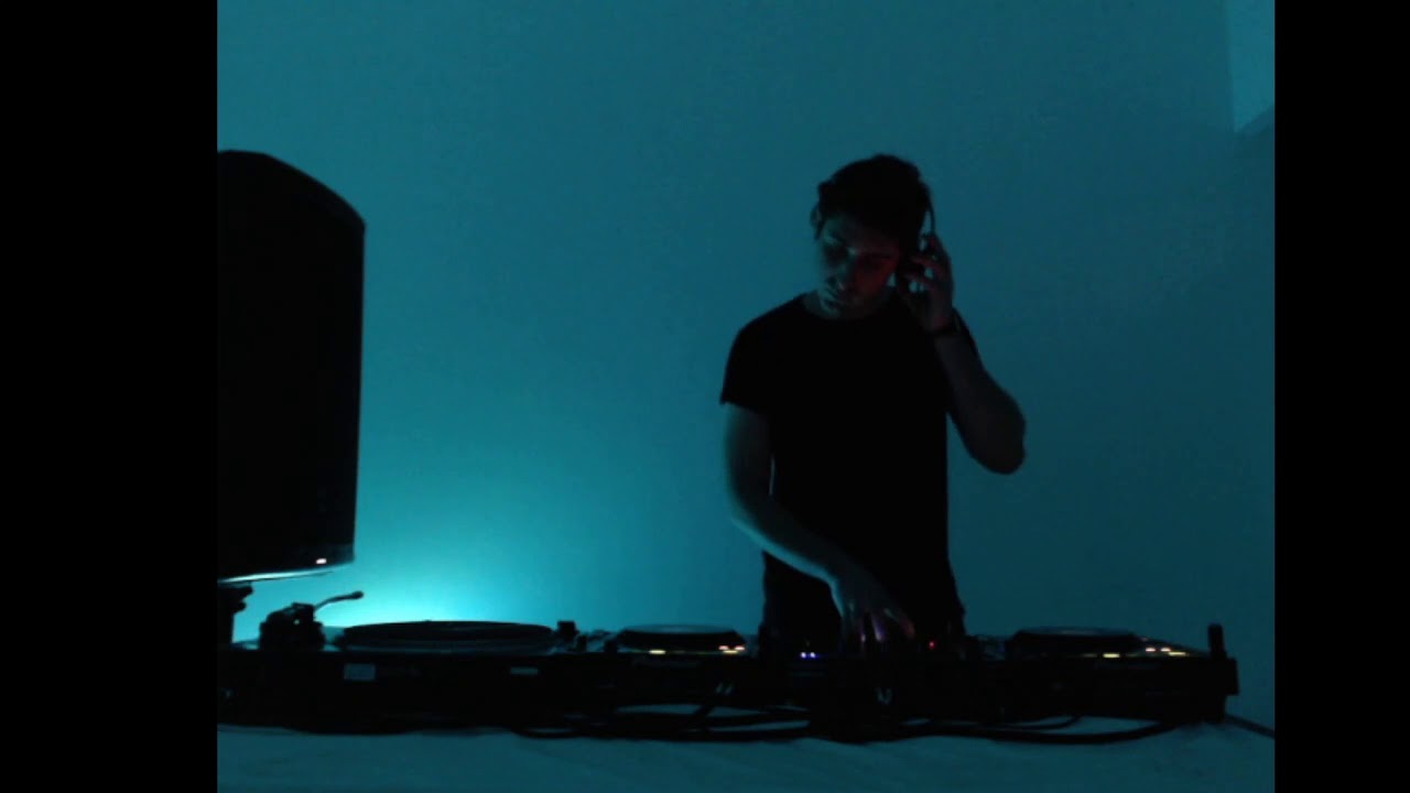 Dario Molina @ Detekted live streaming vol 1. bekijken op YouTube Dario Molina @ Detekted live streaming vol 1. bekijken op YouTube