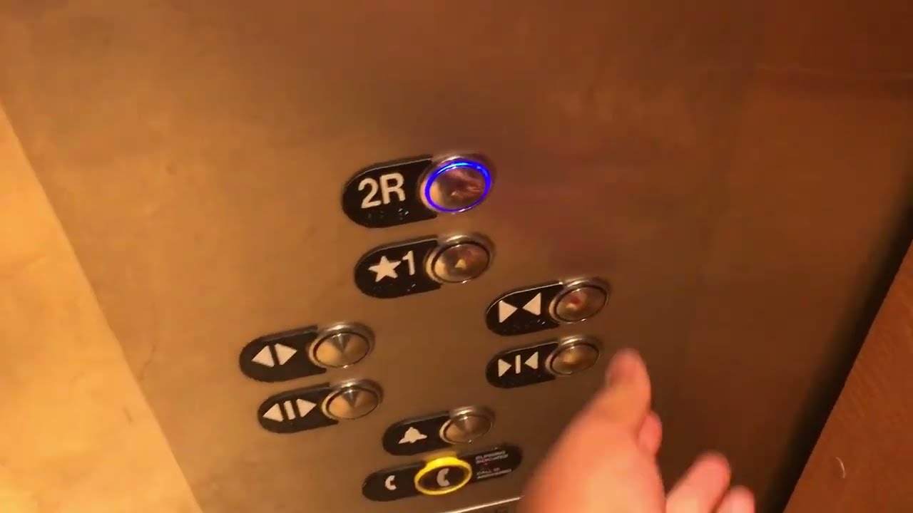 ThyssenKrupp Hydraulic Elevator @ Fred Meyer, Brookings, OR