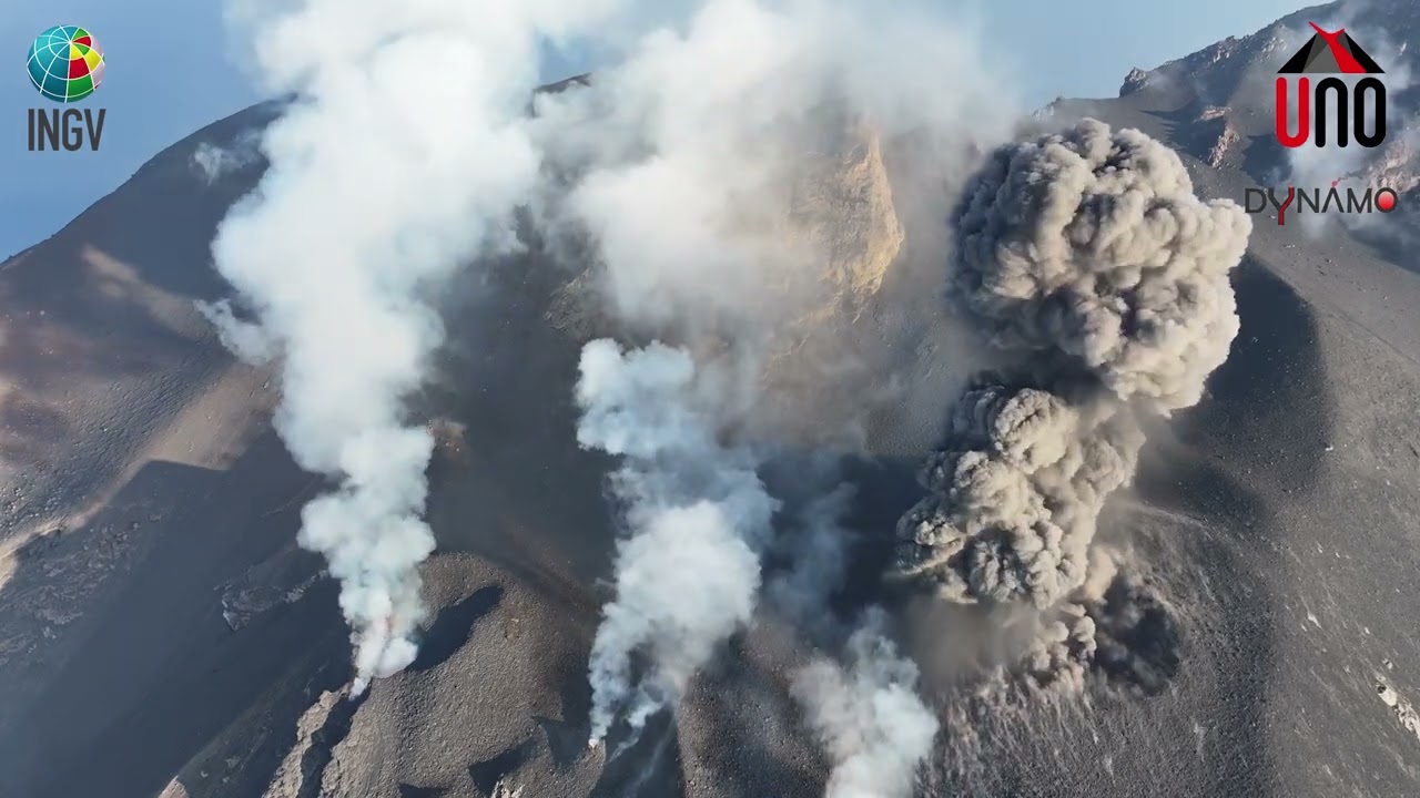 Stromboli, 7-8 ottobre 2023. Attività esplosiva ripresa da drone