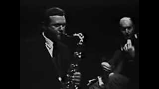 Stan Getz U0026 Charlie Byrd On The Perry Como Show   Desafinado acjobim newton Mendona 1963