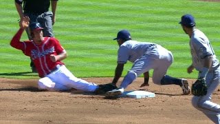 MIL@ATL: Maldonado nabs Peterson on steal attempt