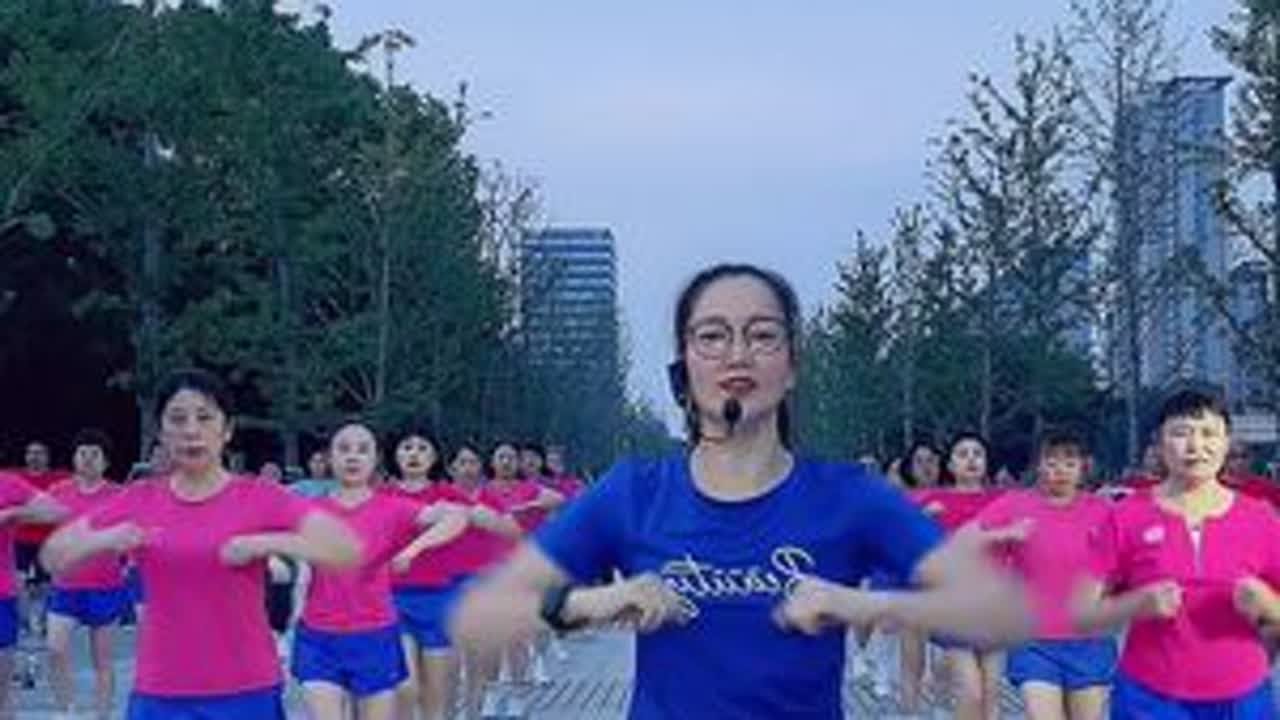 《望爱止步》热身操完整版！适合夏天的节奏，适合运动前热身，适合久坐低头族每天跟练！#全民健身运动 #健身操 #正能量有氧健身操 #一起来打卡