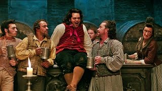 Josh Gad E Luke Evans Cantano Gaston Nel Film Disney La Bella E La Bestia 2017