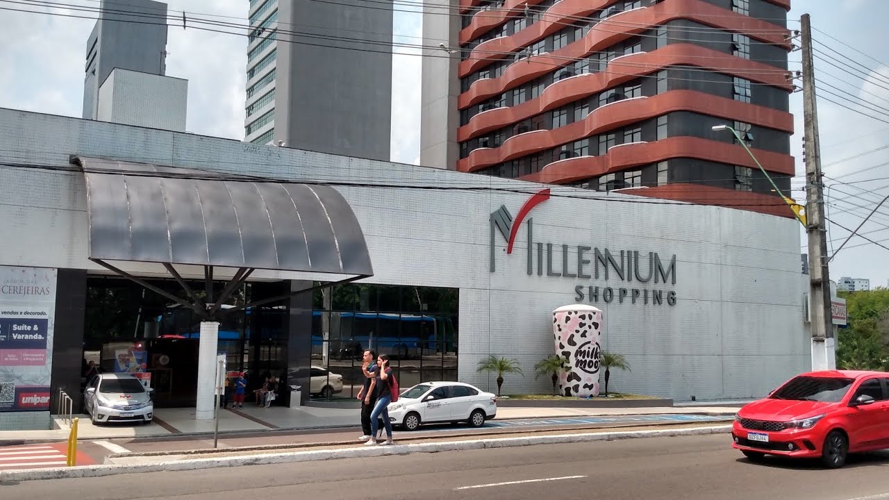 SHOPPING MILENIUM EM MANAUS/ COM EXPOSIÇAO DE OBRAS DE ARTE.