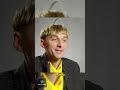 Neil harbisson EL PRIMER CYBORG DEL MUNDO 🤖🌍#tecnologia #ciborg #2024 #shortsvideo