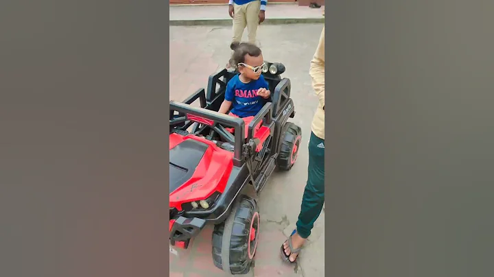 Lakadi ki kathi #viralsong #viral #rishu #viralsho...