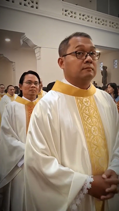 Misa Pontifikal uskup keuskupan Surabaya  Mgr. Agustinus Tri Budi Utomo. #surabaya #katolik #imamat