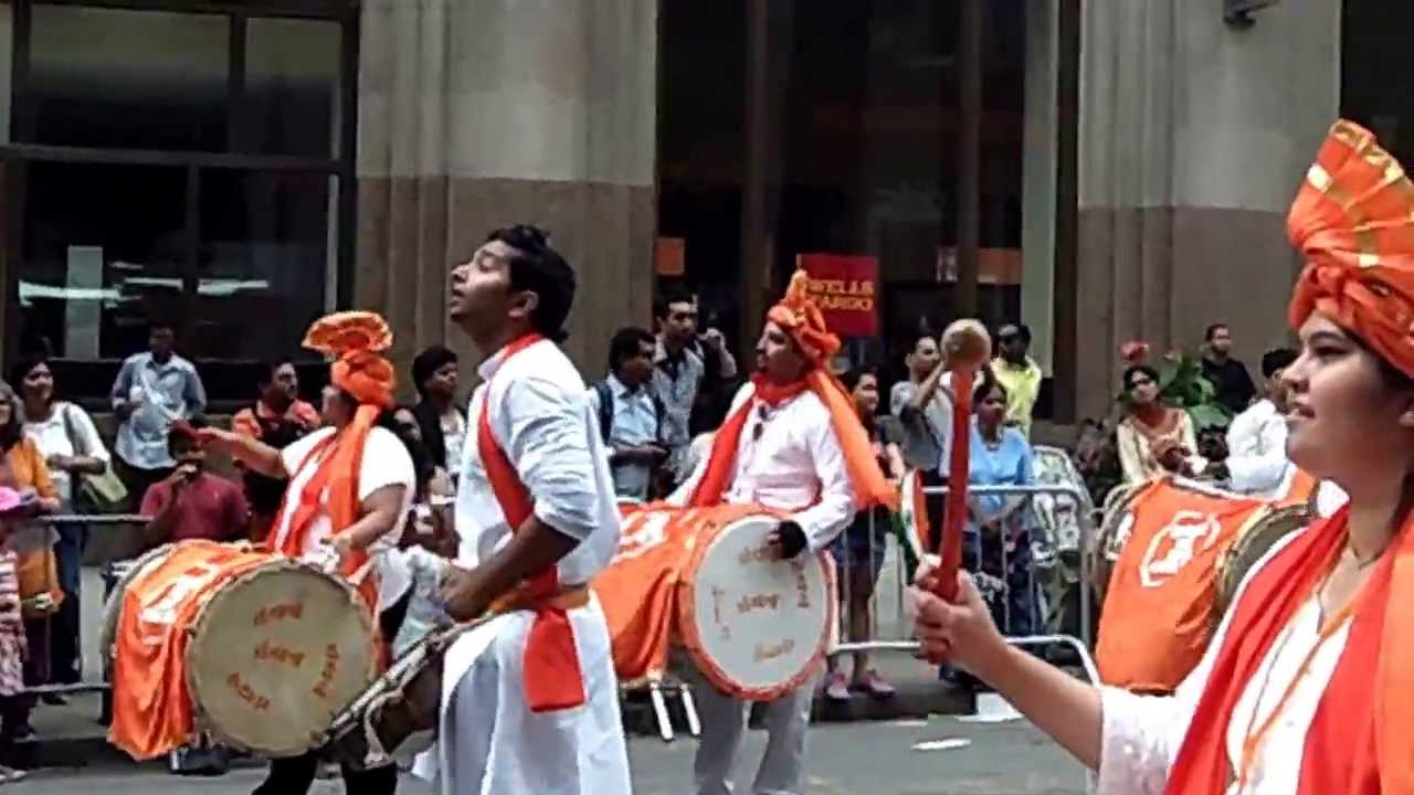 Indian Independence Day Parade~NYC~2013~Jal Bharat Dancers and Drummers~NYCParadelife.com - YouTube
