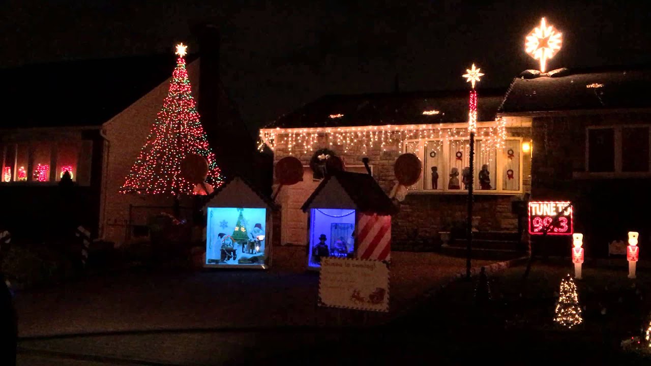 Massapequa Christmas Houses - YouTube