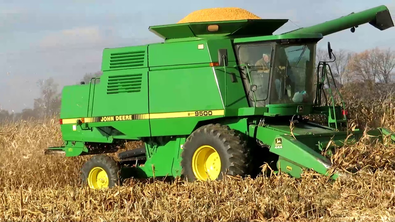 Harvest 2020 | John Deere 9500 Combine Harvesting Corn | Corn Harvest 2020
