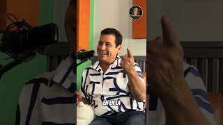 Alejandro nos cuentan sus inicios cantando...