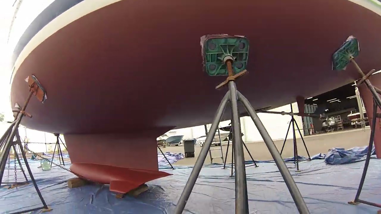 1994 Hunter Legend 40.5 after bottom paint job