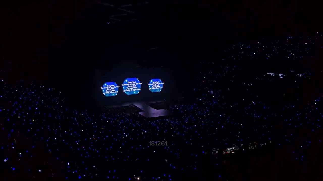 250330 TXT (‎⁨@TXT_bighit⁩) — French MOA singing Do It Like That @ Accor Hotel Arena (Paris, France)