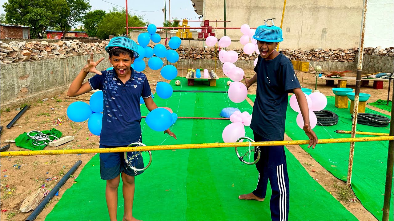 Who is playing more carefully? This is not a simple game, this is a very difficult game !