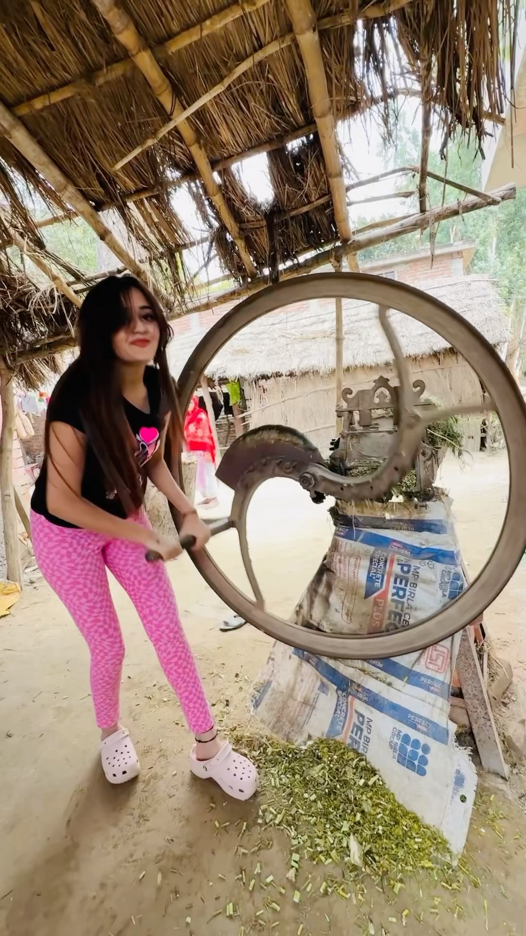 Laila teri shaitaani #bindasskavya enjoying in village #shorts