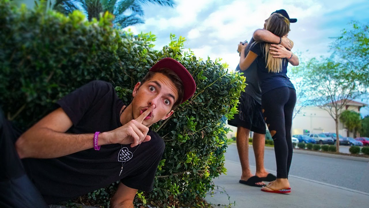 vlogs in spanish ESPIONEI MINHA NAMORADA UM DIA INTEIRO! ( ela me traiu? )
