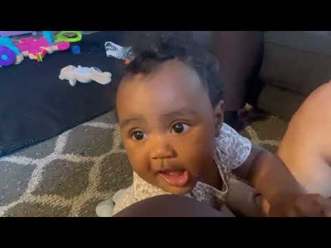 BABY CRAWLING FOR THE FIRST TIME!