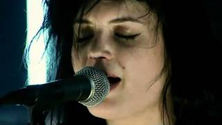 The Dead Weather - So Far From Your Weapon (Live Sesiones)