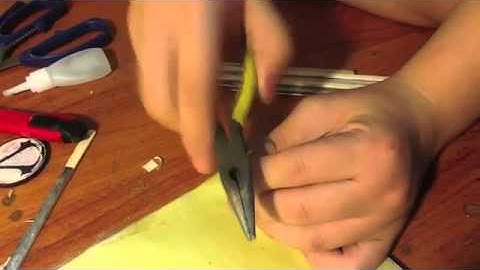 Assassin Creed Hidden Blade Tutorial(ImDeePain)