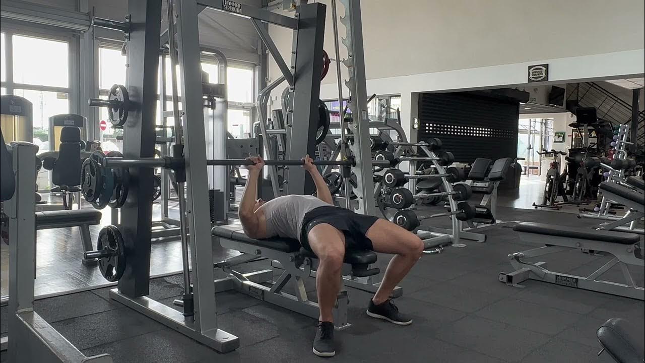 Développé Couché Prise Serré Smith Machine YouTube
