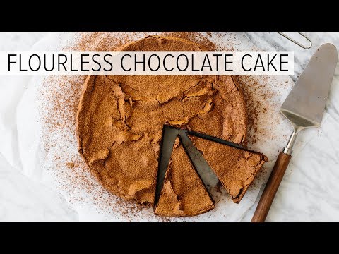 FLOURLESS CHOCOLATE CAKE  easy, gluten-free, paleo and keto friendly