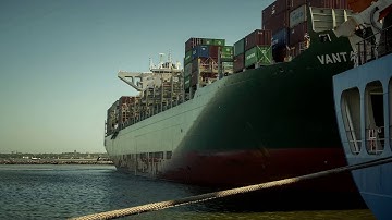 Liebherr - Mobile Harbour Cranes LHM Timelapse Montecon