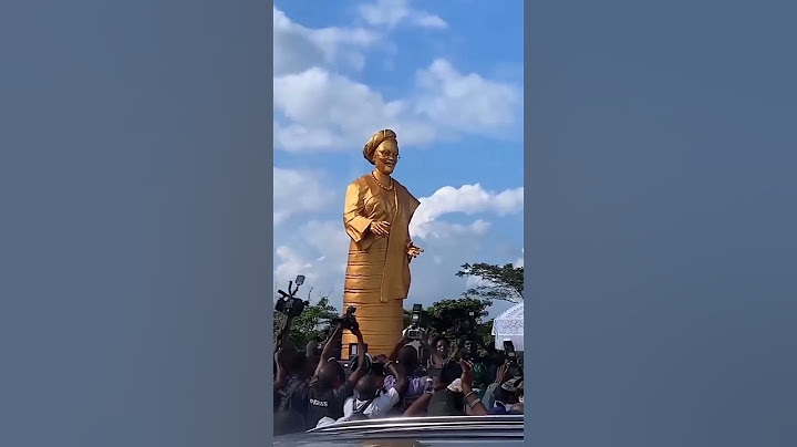 1st lady Oluremi Tinubu's golden statue unveiled by HRH Ooni of ife