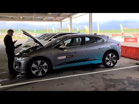 Video: Voiko Jaguar I pace käyttää Teslan laturia?