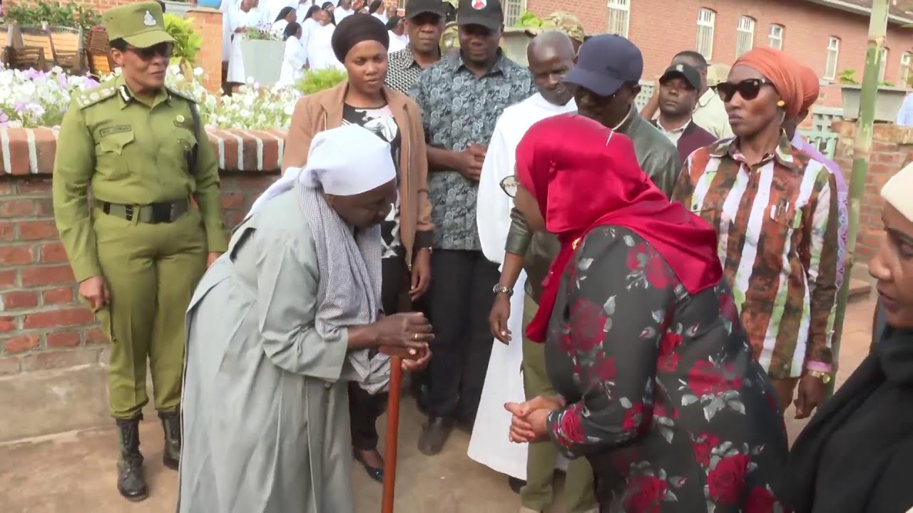 RAIS DKT. SAMIA  AKITEMBELEA KANISA LA KATORIKI ABESIA YA PERAMIHOWA PERAMIHO MKOANI RUVUMA