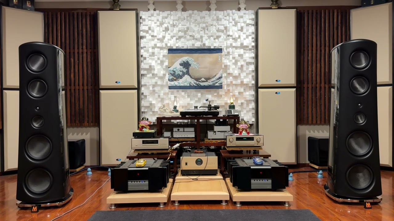 Magico M7s - Gryphon AS - Accuphase C3900 & DC1000.