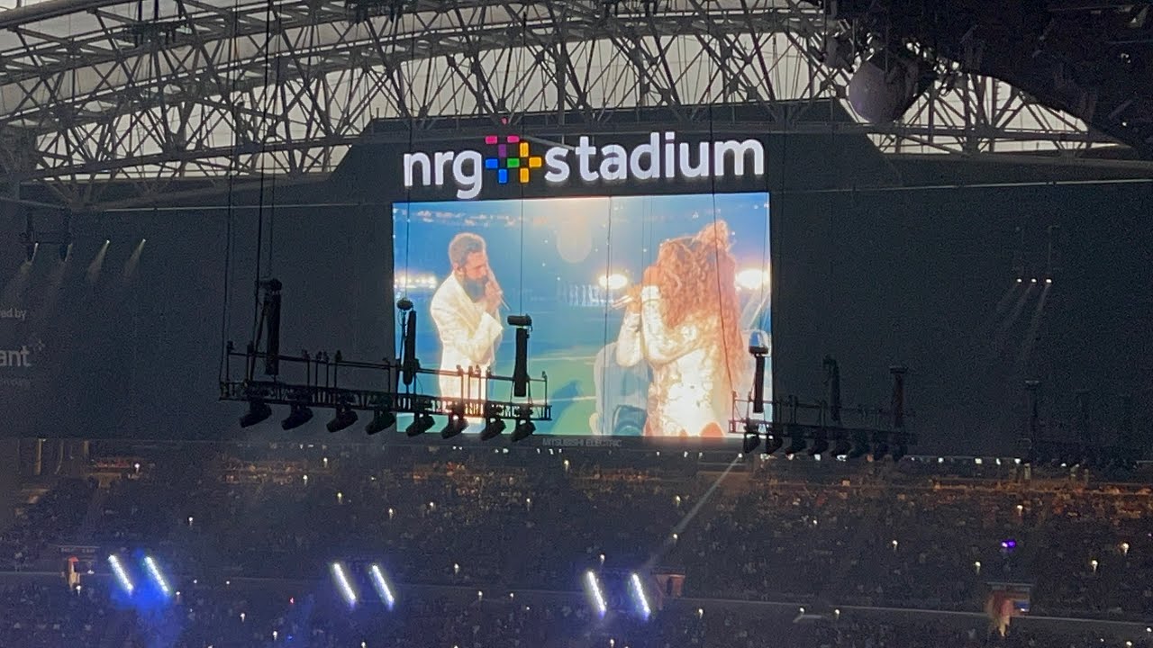 BEYONCÉ CHRISTMAS HALFTIME PERFORMANCE (w/ POST MALONE) - HOUSTON TEXANS vs. RAVENS GAME 2024