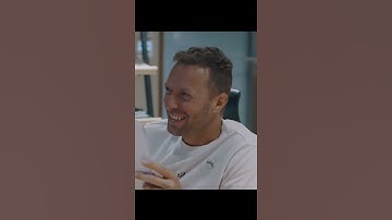 Chris Martin reaction to Taehyung