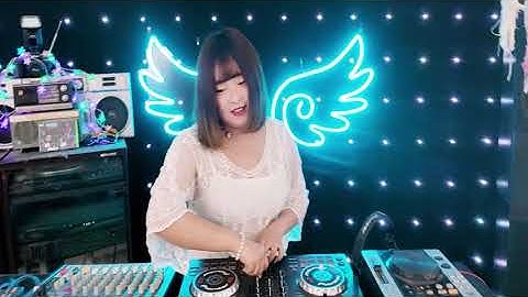 舞曲推薦！《一朵回憶心上開》，兩情若是長久時，天各一方愛也在 #大苏和小苏