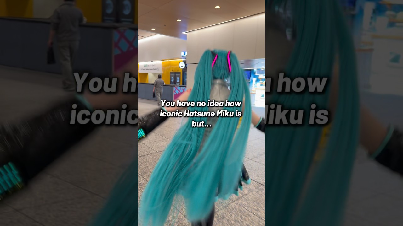 From internet to Coachella 🥬 #hatsunemiku #hatsunemikucosplay #vocaloid #coachella #miku #mikuexpo