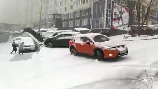 видео: Первый снег или день жестянщика Ноябрь 2017 (ДТП во Владивостоке, подборка) картинка: Первый снег или день жестянщика Ноябрь 2017 (ДТП во Владивостоке, подборка)
