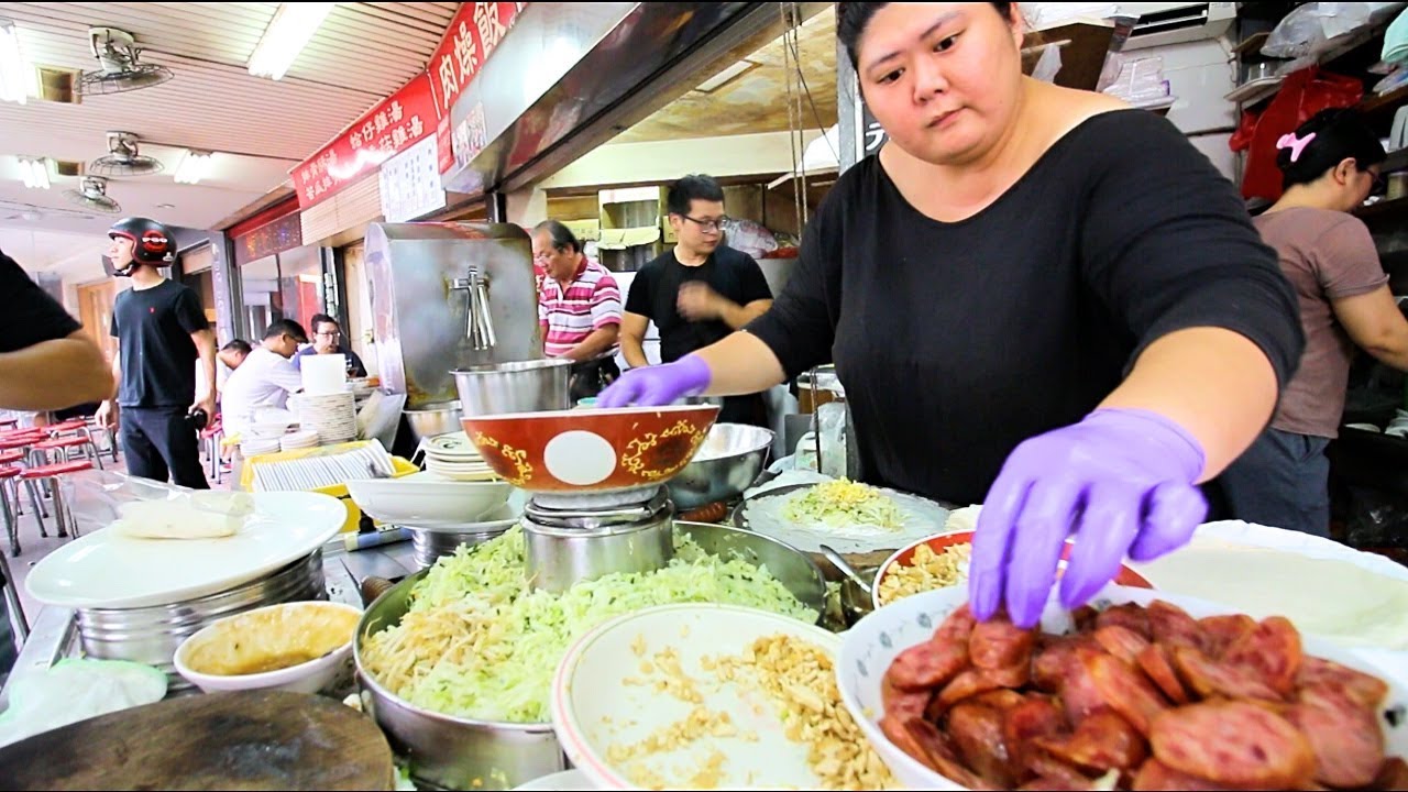 Taiwanese Street Food in Kaohsiung - BEST Street Food in Taiwan | COLD Summer Street Food | Luke Martin