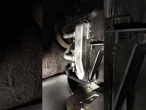 Снятие радиатора отопления на Пежо Боксер 3, без снятия приборной панели.