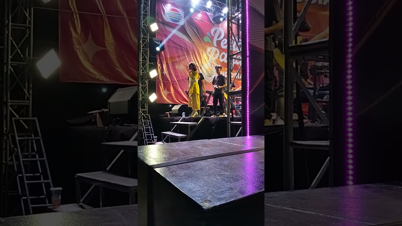 Konser putri isnari di alun alun kajen pekalongan