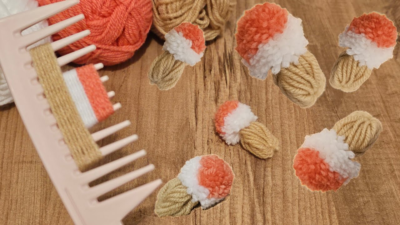 Make stuffing in a cone from wool yarn. / Hacer helado en un cono de hilo de lana.