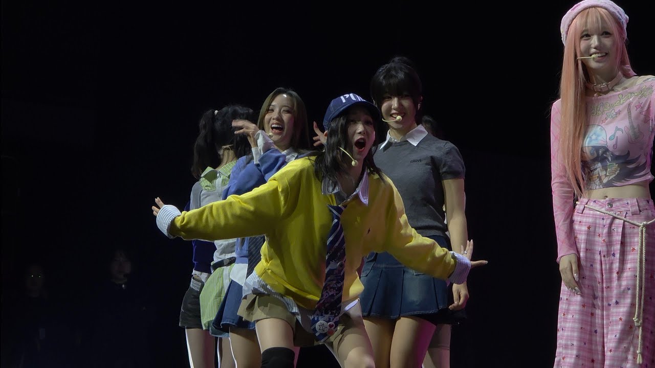 251124 tripleS 트리플에스 [ msnz Beyound Beauty showcase ] 릴레이댄스 (Auto-translate)