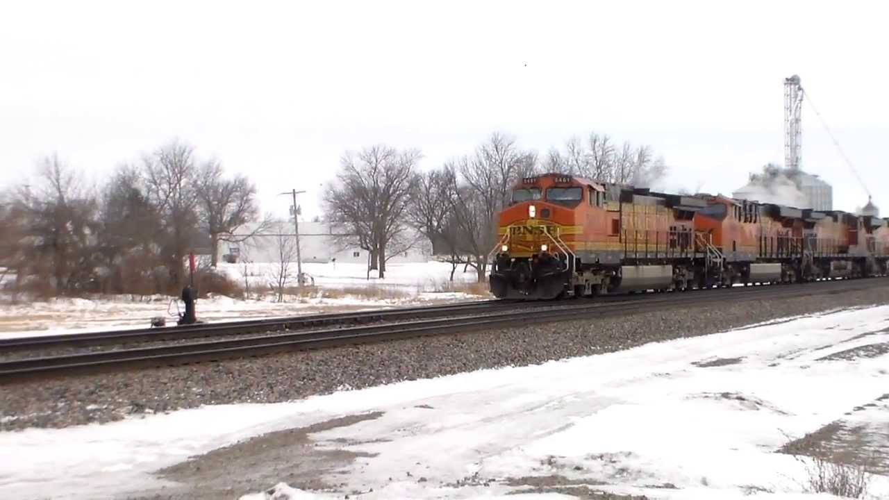 BNSF 5461 leads Ztrain at Mendon, Mo. YouTube