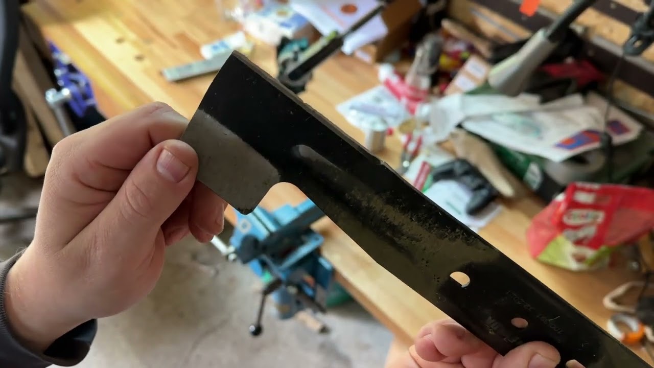 Rasenmäher Messer schärfen mit Bandfeile Makita DBS180