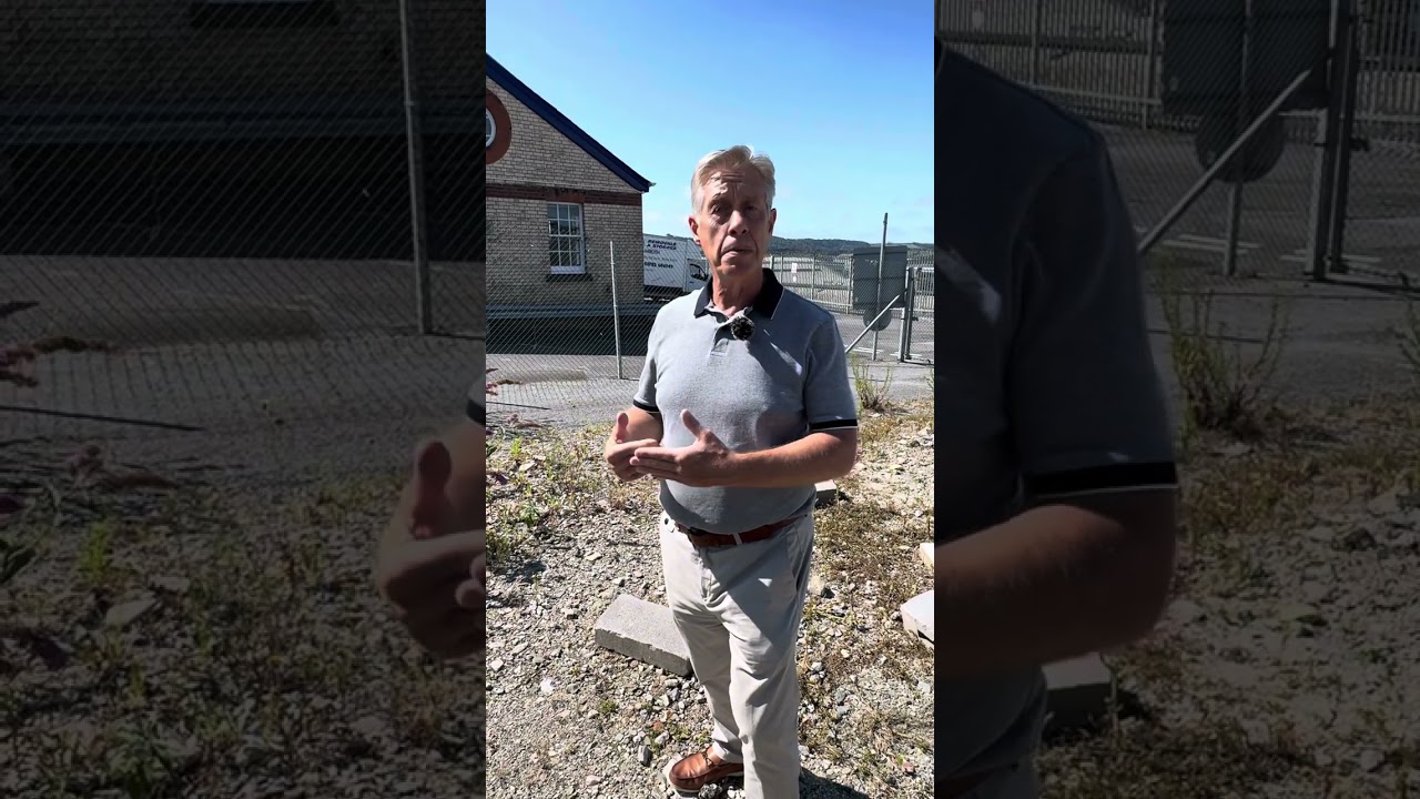 P.C.C. assisted by the M.O.D. get “the removers in!” DOCKYARD MUSEUM. Drew Anderson takes the story