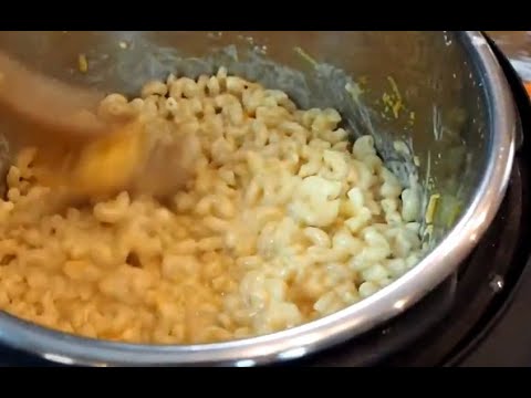 Instant Pot Macaroni & Cheese (EASY!)