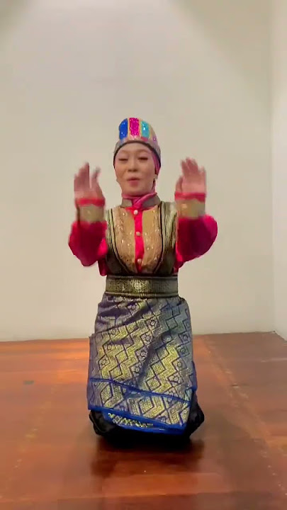 Tarian Aceh (Ratoeh Jaroe)