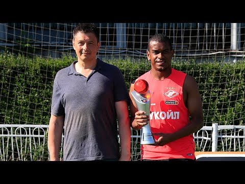 футбол рфпл Фернандо получил награду от болельщиков