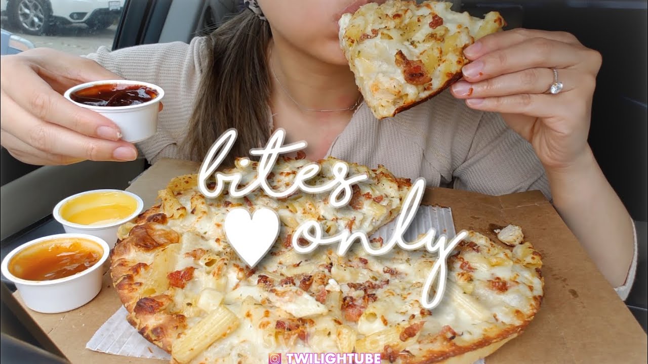 (bites only) twilight asmr domino’s alfredo bacon pasta pizza ♡ YouTube