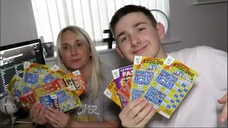 EXPERIMENT £50 of Scratch Cards!! With MY MUM! 🎉 🤑 screenshot 5